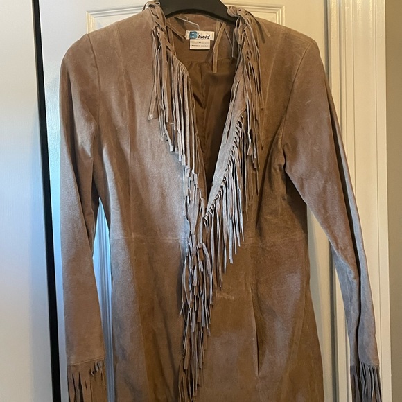 Tan suede jacket with fringe - Picture 3 of 3